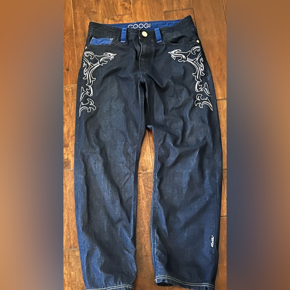 Very nice COOGI jeans with embroidered pockets